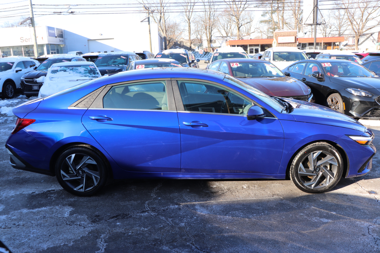 Hyundai Elantra SEL Convenience IVT 2025