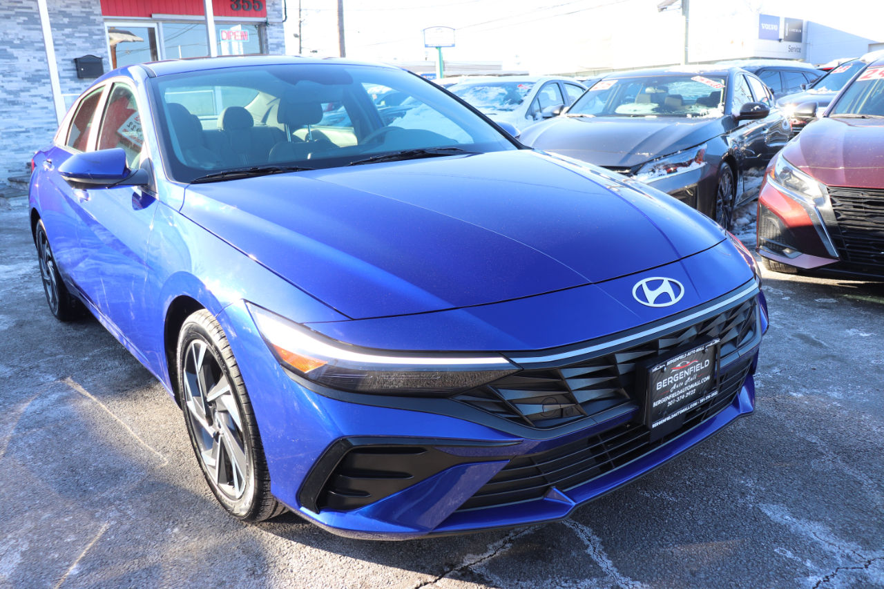 Hyundai Elantra SEL Convenience IVT 2025