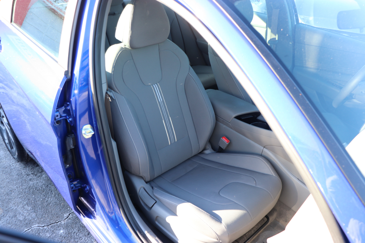 Hyundai Elantra SEL Convenience IVT 2025