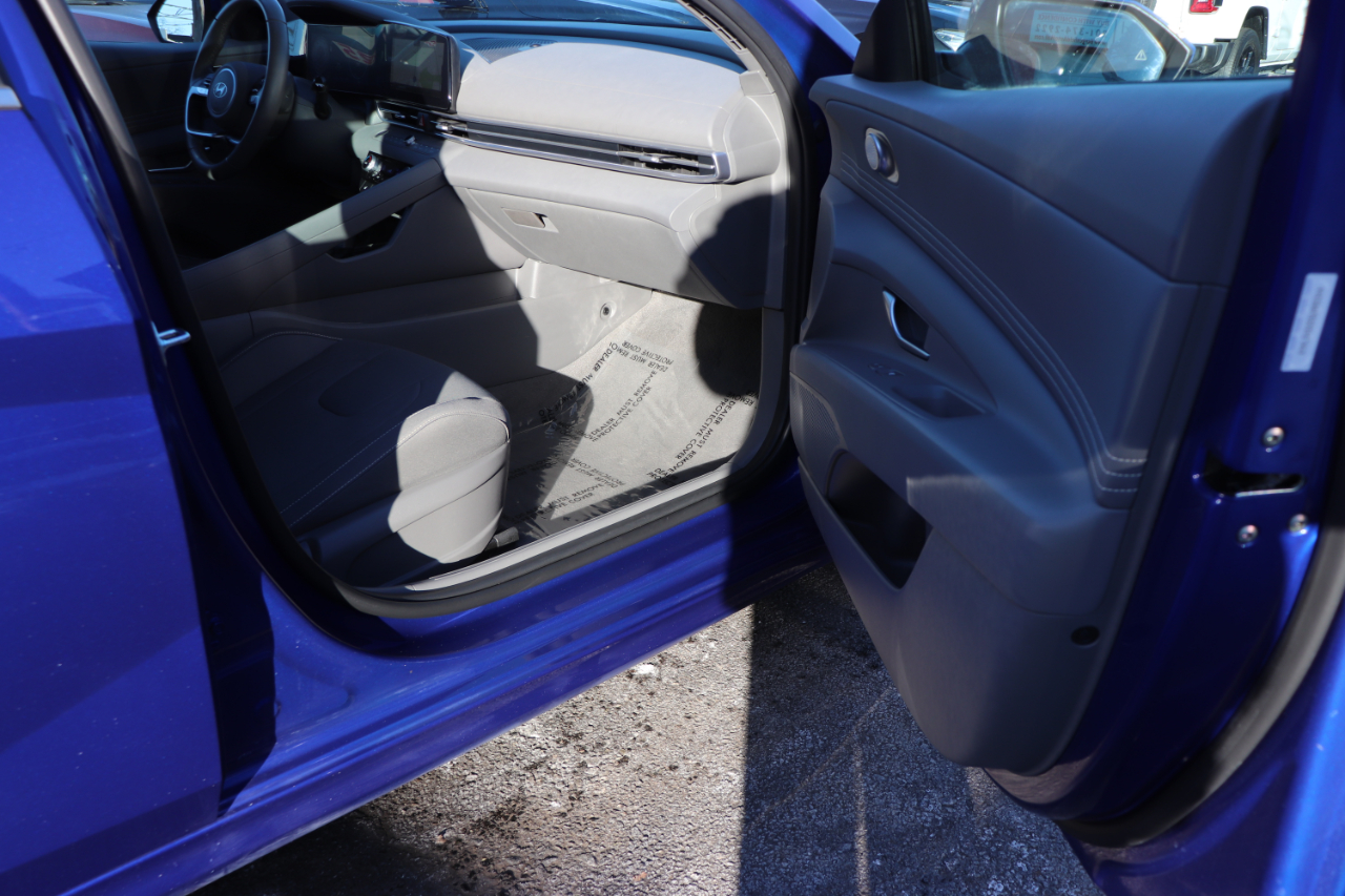 Hyundai Elantra SEL Convenience IVT 2025