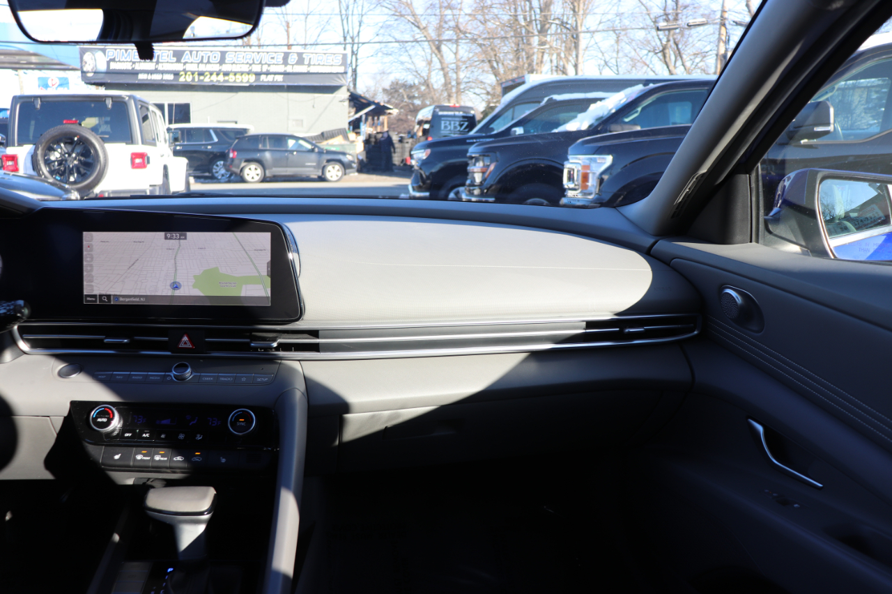 Hyundai Elantra SEL Convenience IVT 2025