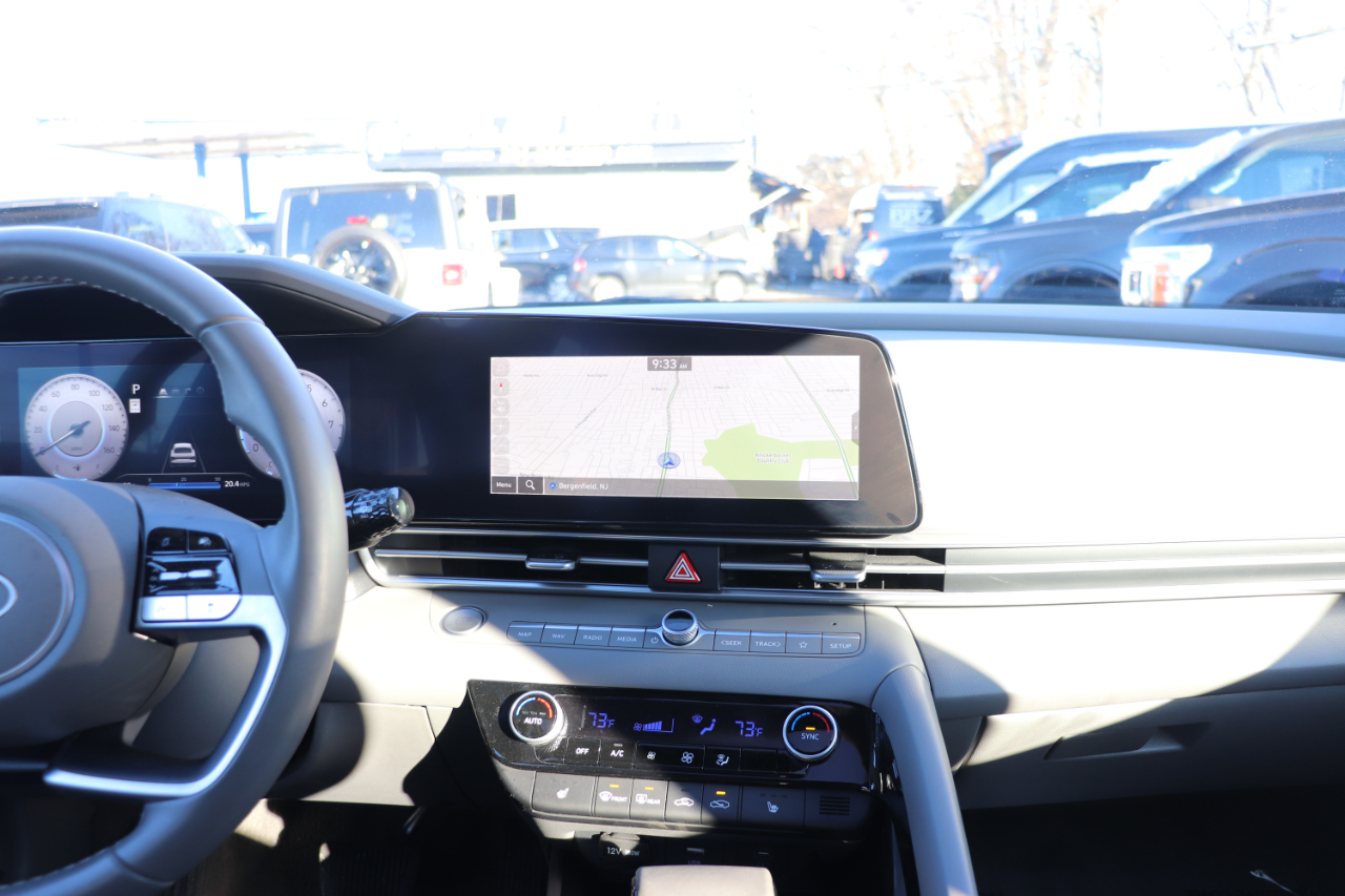 Hyundai Elantra SEL Convenience IVT 2025