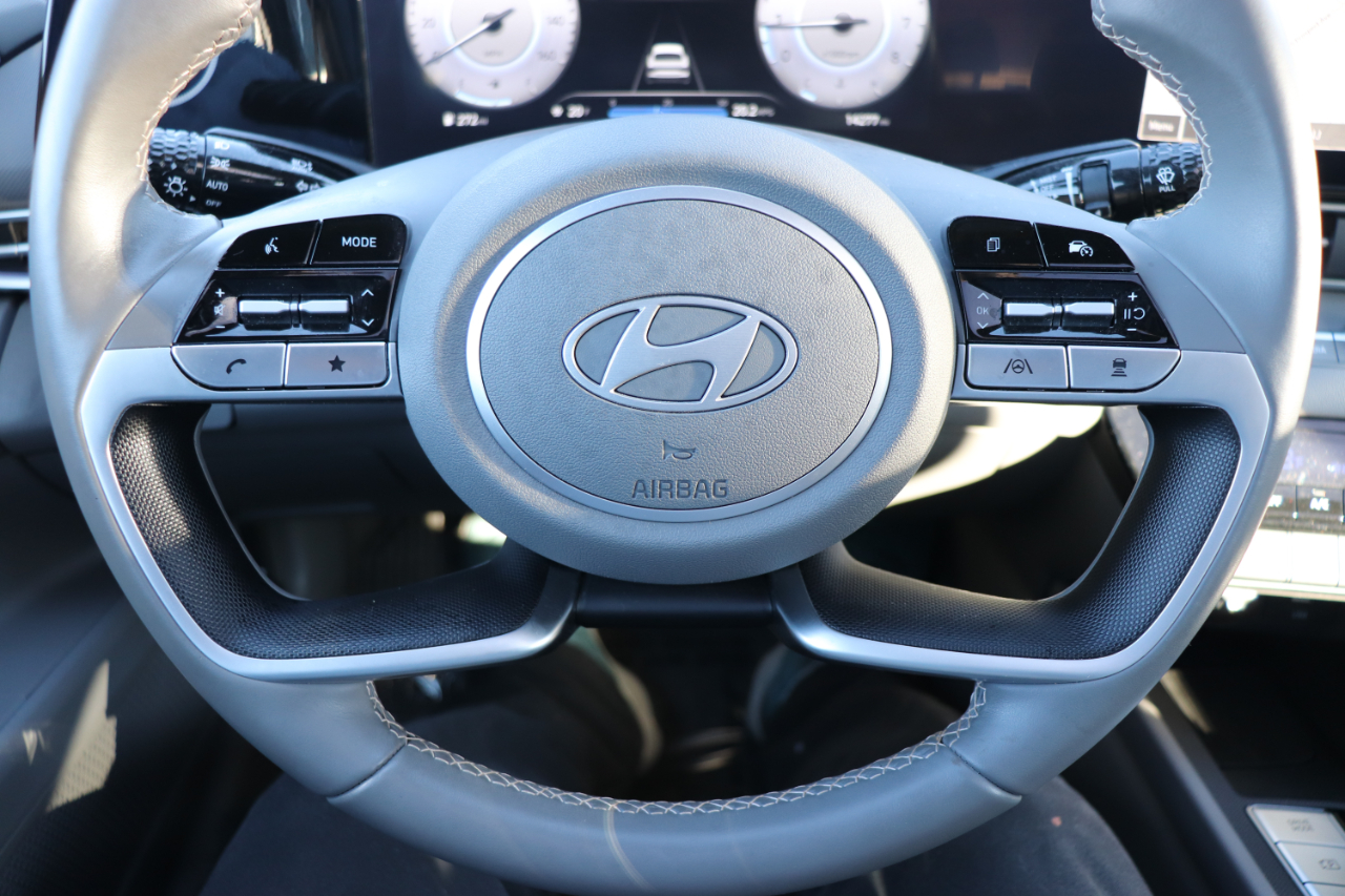 Hyundai Elantra SEL Convenience IVT 2025