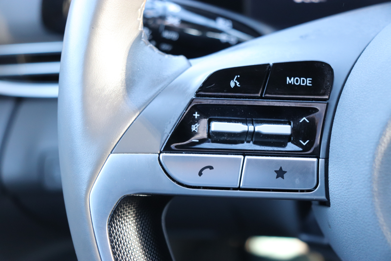 Hyundai Elantra SEL Convenience IVT 2025