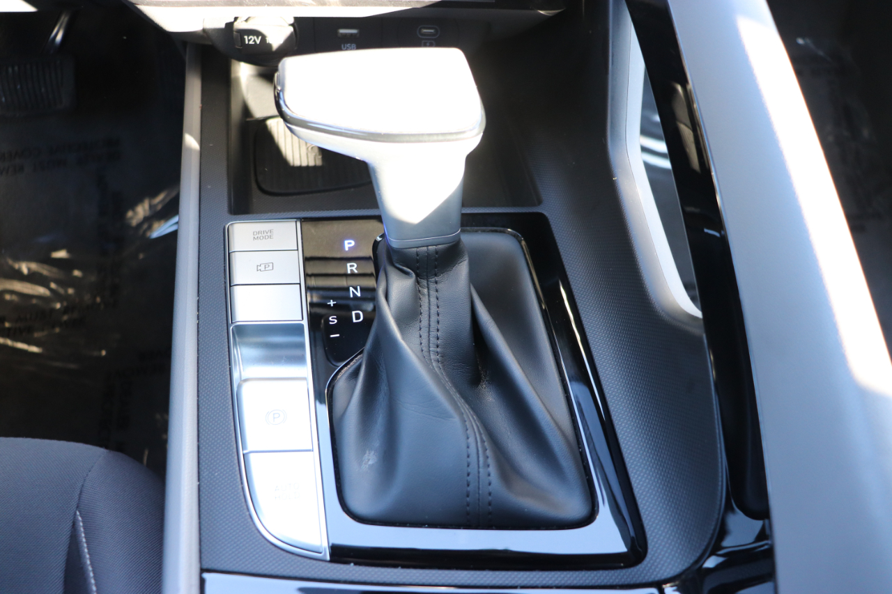 Hyundai Elantra SEL Convenience IVT 2025