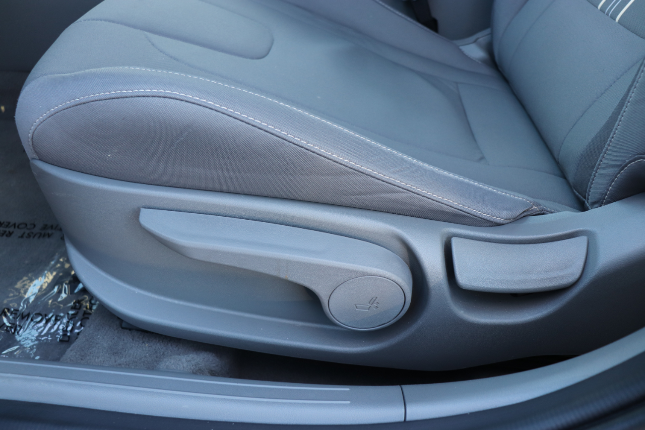 Hyundai Elantra SEL Convenience IVT 2025