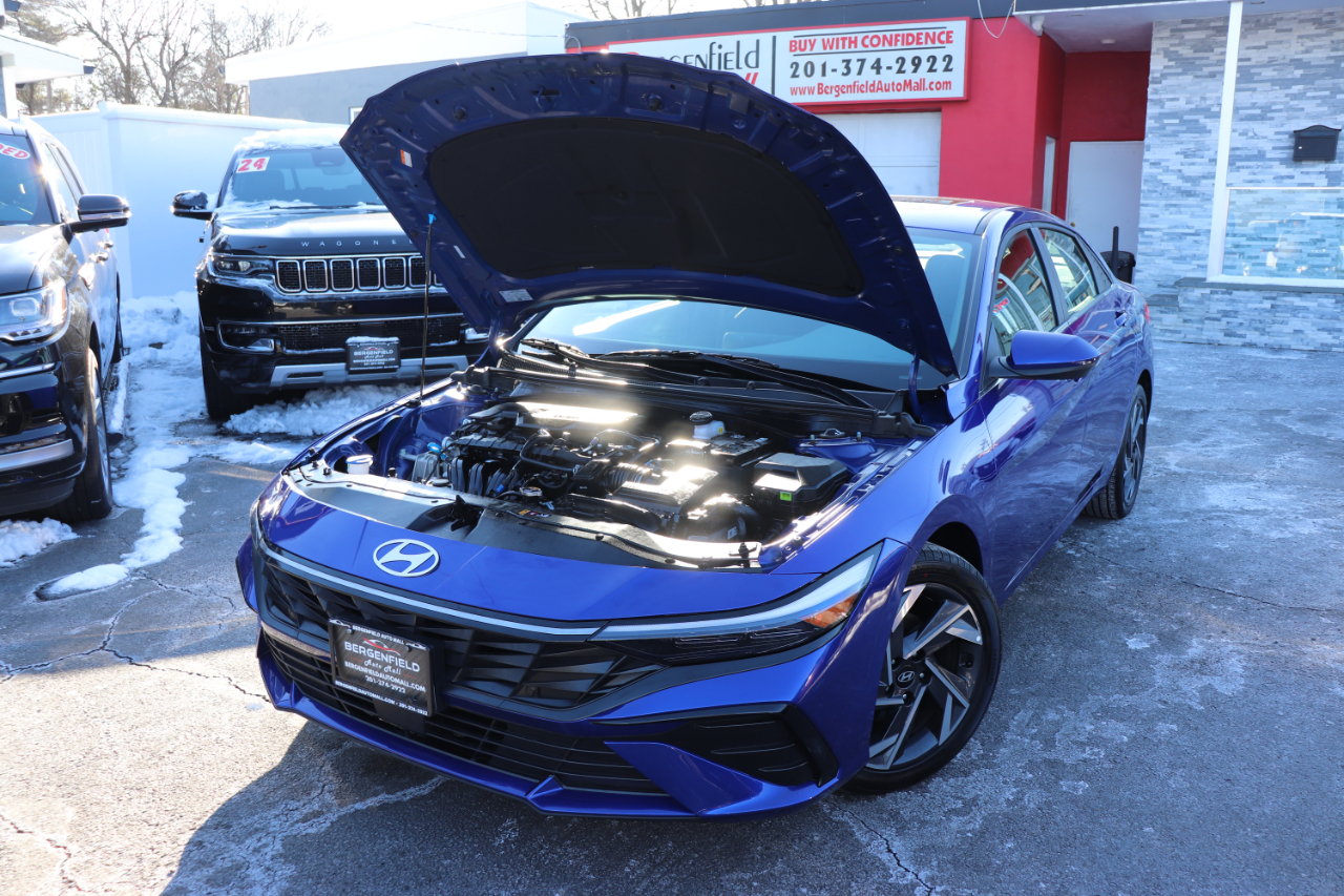 Hyundai Elantra SEL Convenience IVT 2025