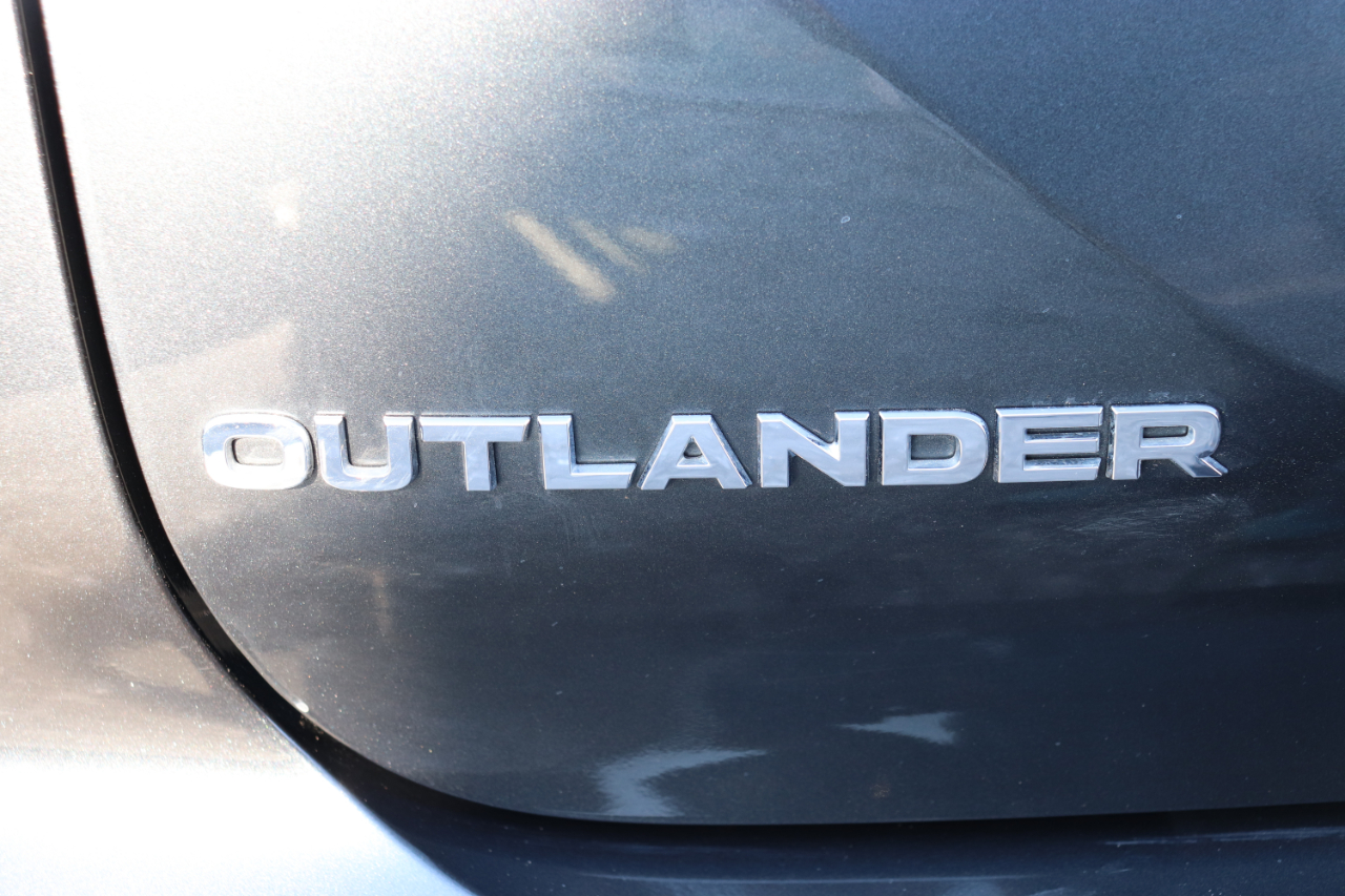 Mitsubishi Outlander SE S-AWC 2025