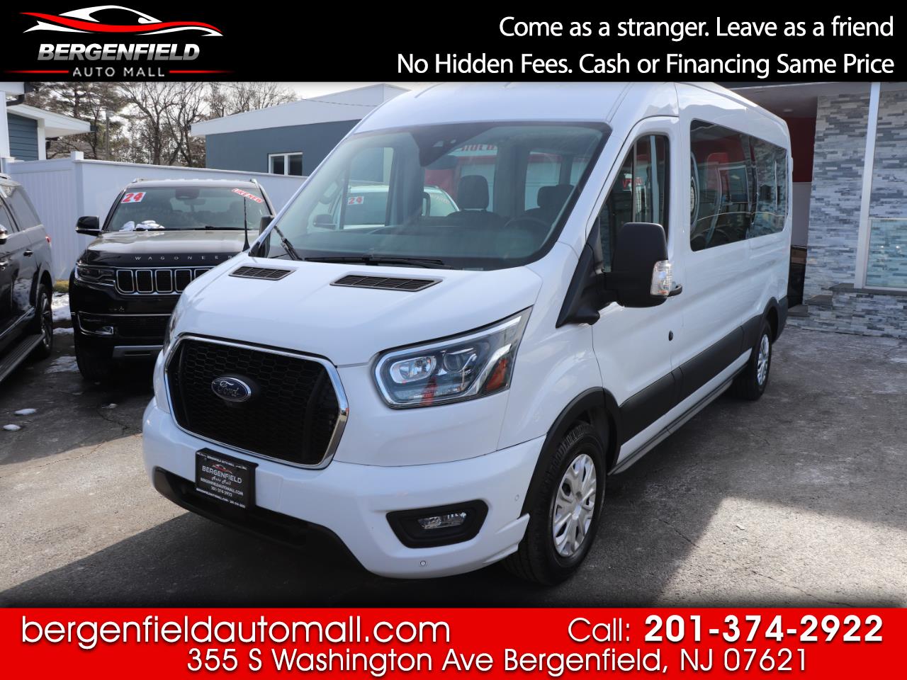 2023 Ford Transit Passenger Wagon T-350 148" Med Roof XLT RWD