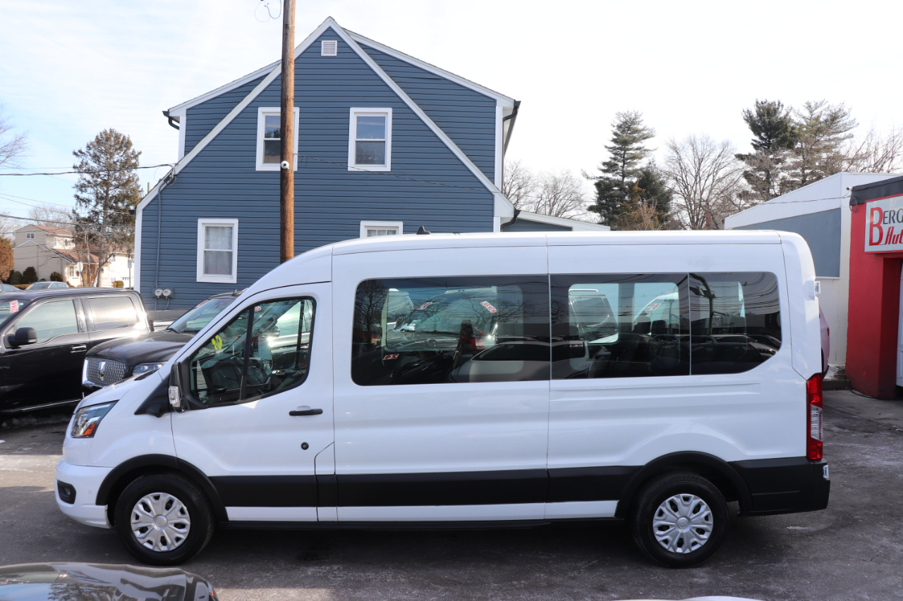 Ford Transit Passenger Wagon T-350 148" Med Roof XLT RWD 2023