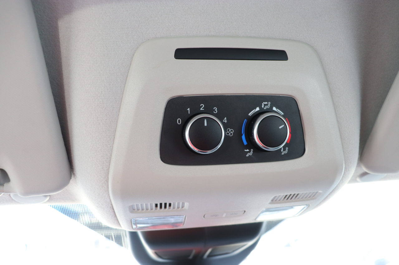 Ford Transit Passenger Wagon T-350 148" Med Roof XLT RWD 2023