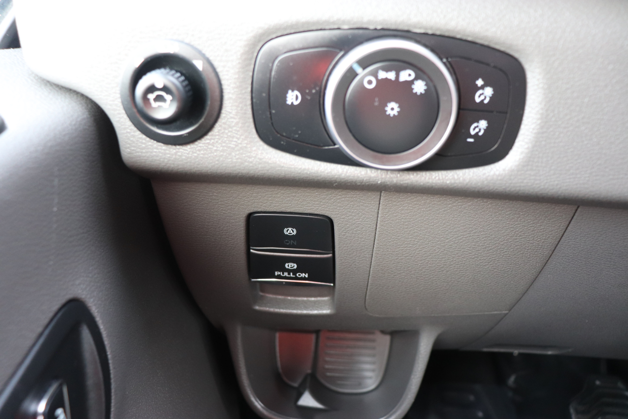 Ford Transit Passenger Wagon T-350 148" Med Roof XLT RWD 2023