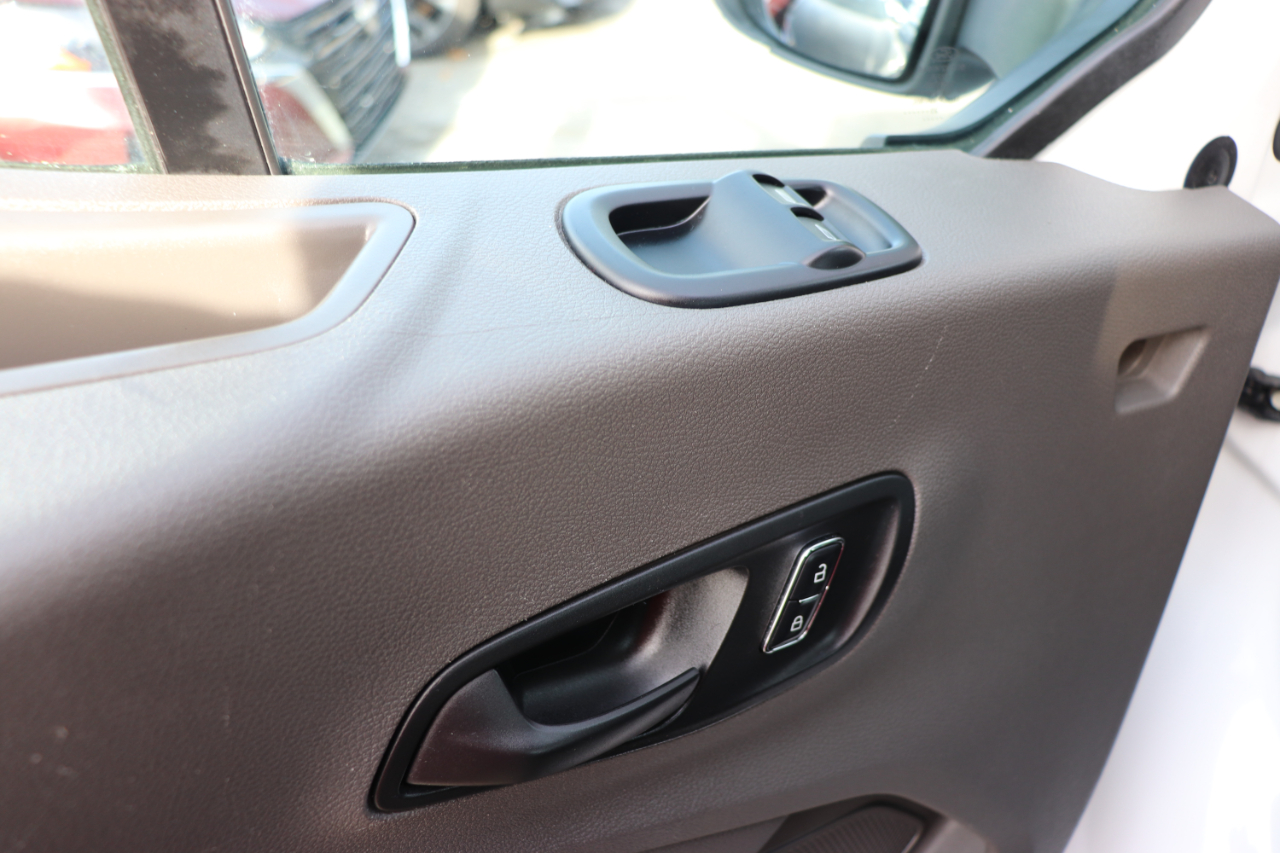 Ford Transit Passenger Wagon T-350 148" Med Roof XLT RWD 2023