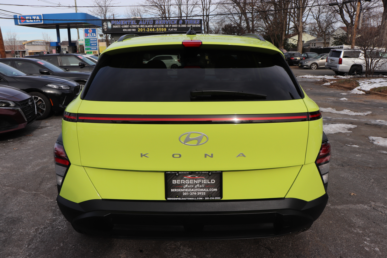 Hyundai Kona SEL FWD 2024