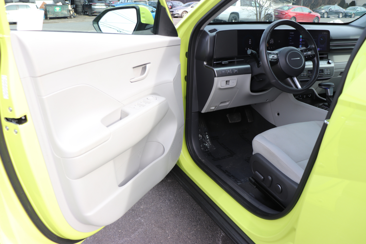 Hyundai Kona SEL FWD 2024