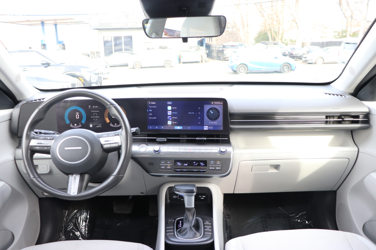 Hyundai Kona SEL FWD 2024