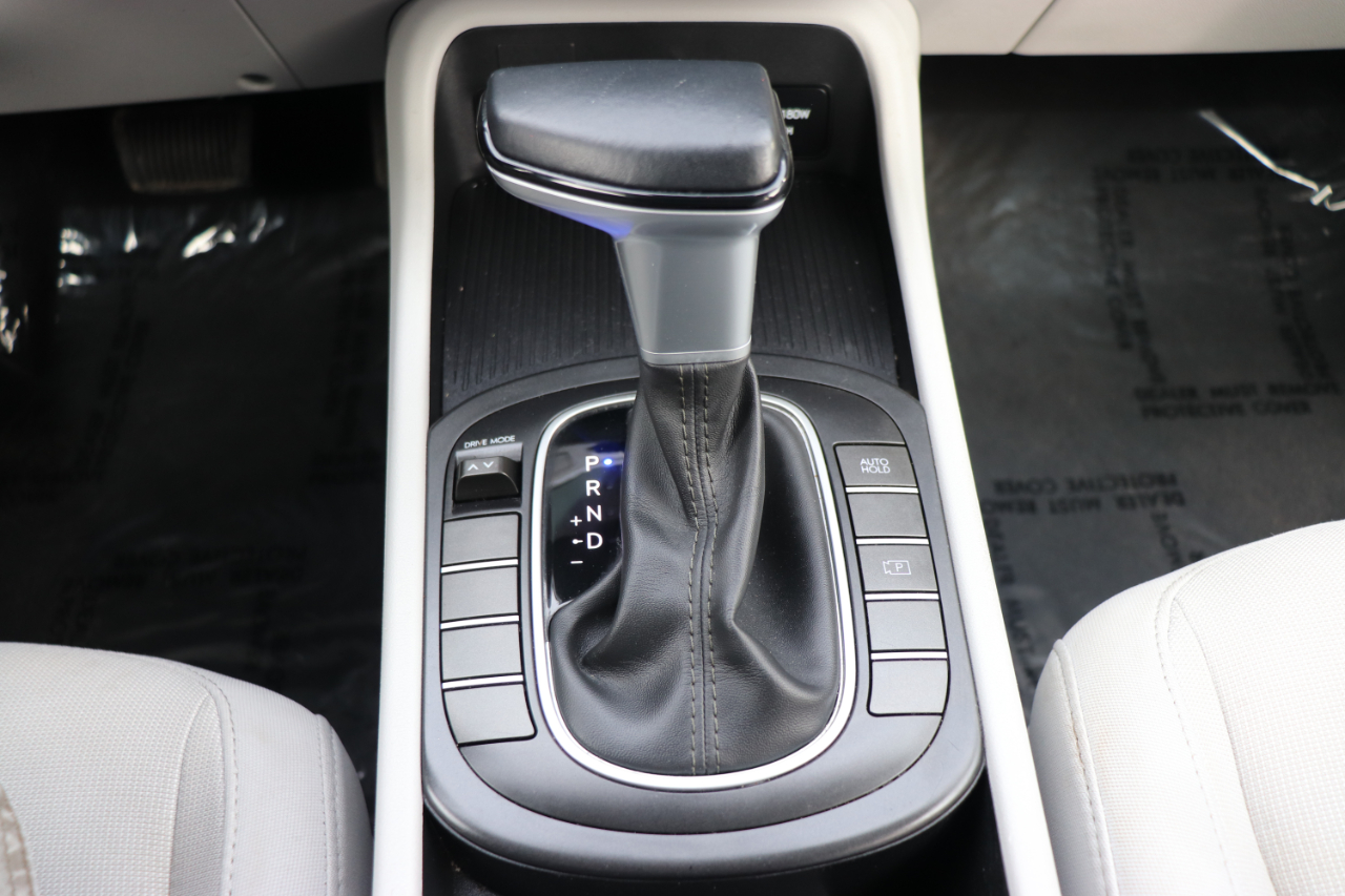 Hyundai Kona SEL FWD 2024