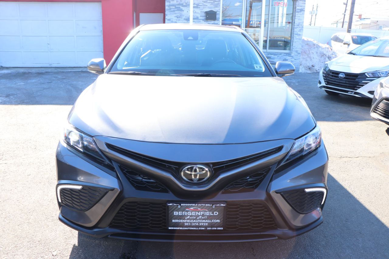 Toyota Camry SE Auto (Natl) 2024