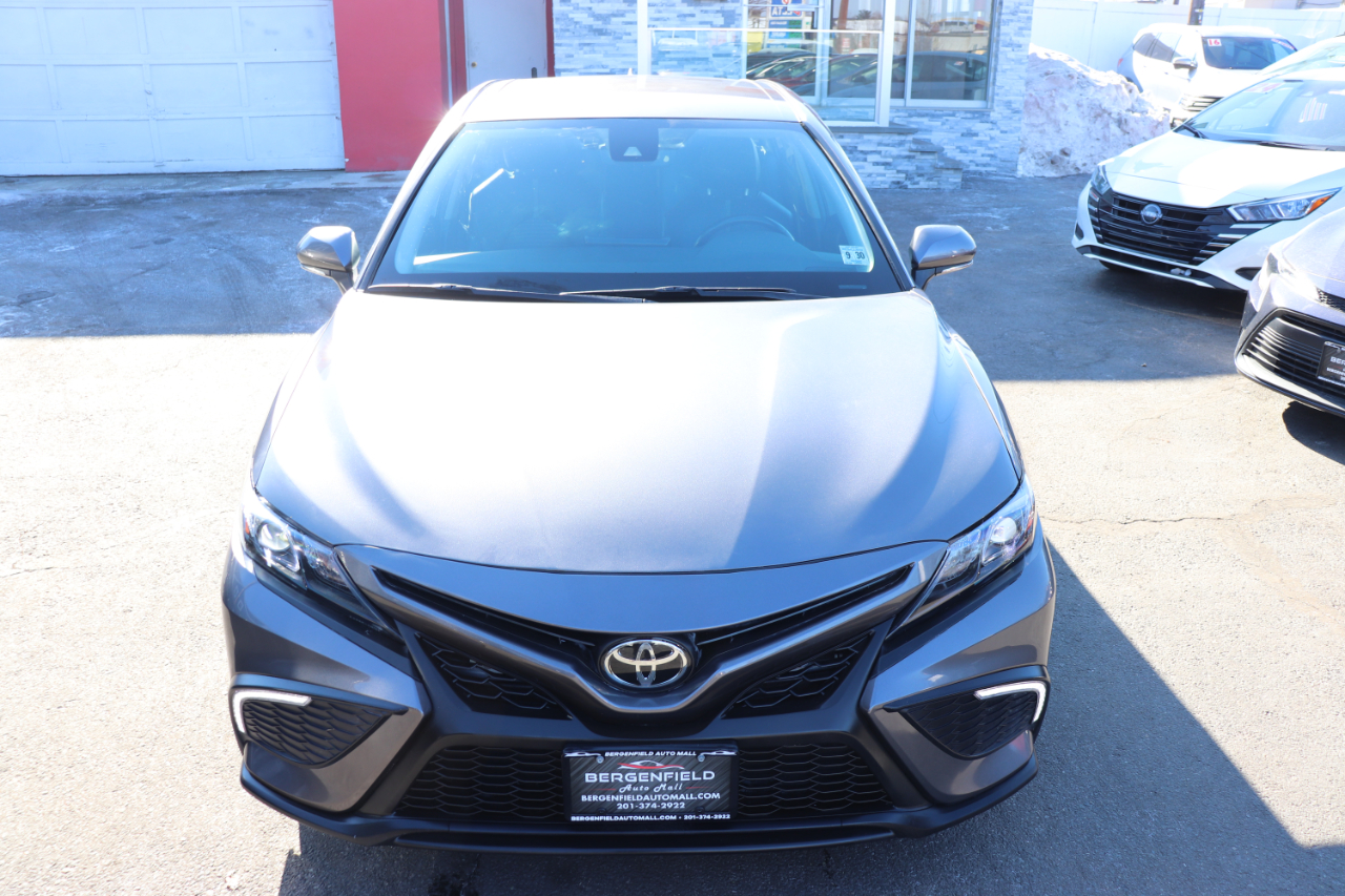 Toyota Camry SE Auto (Natl) 2024