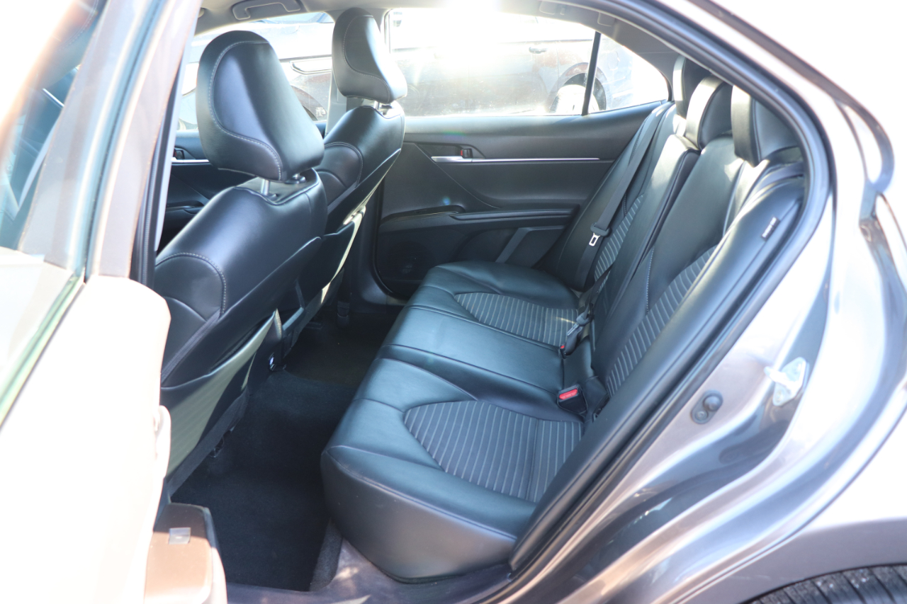 Toyota Camry SE Auto (Natl) 2024