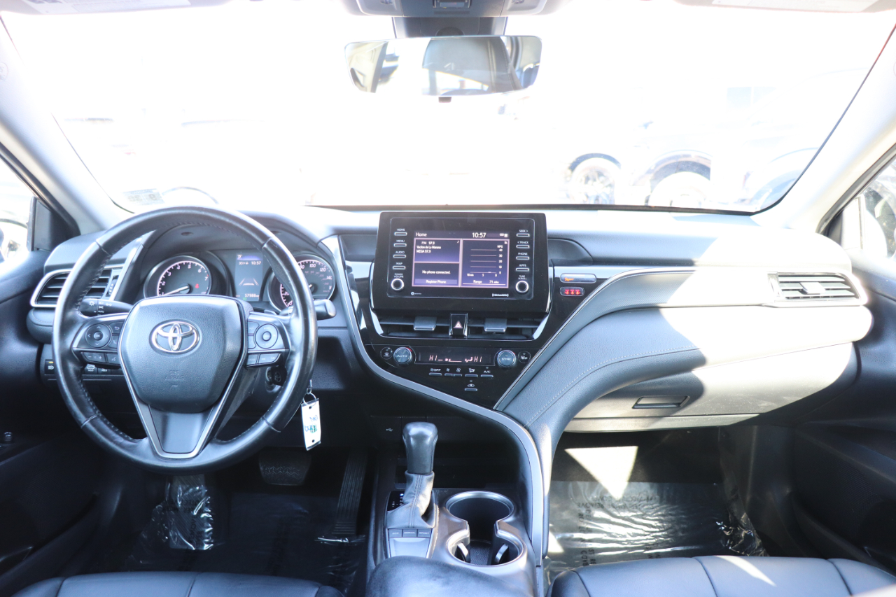 Toyota Camry SE Auto (Natl) 2024