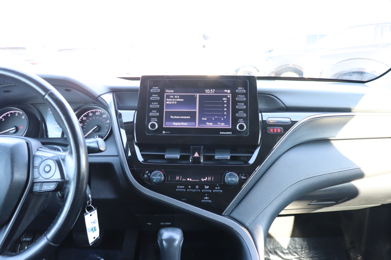 Toyota Camry SE Auto (Natl) 2024