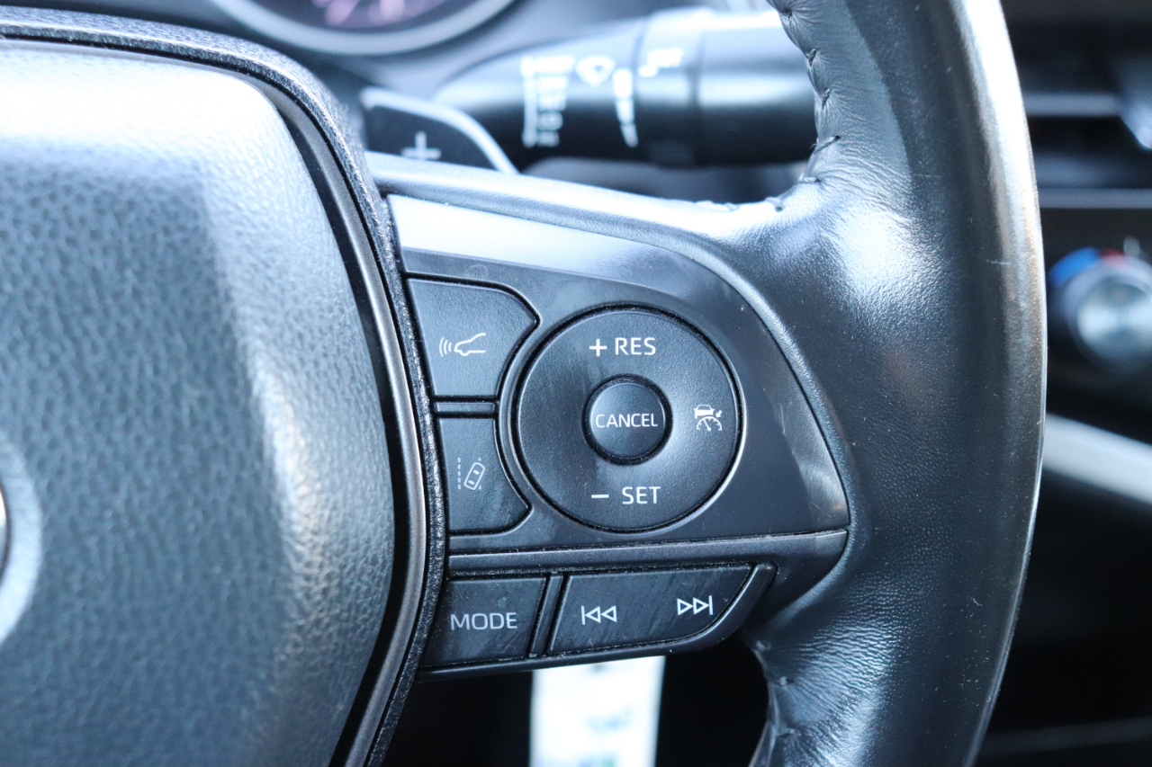 Toyota Camry SE Auto (Natl) 2024