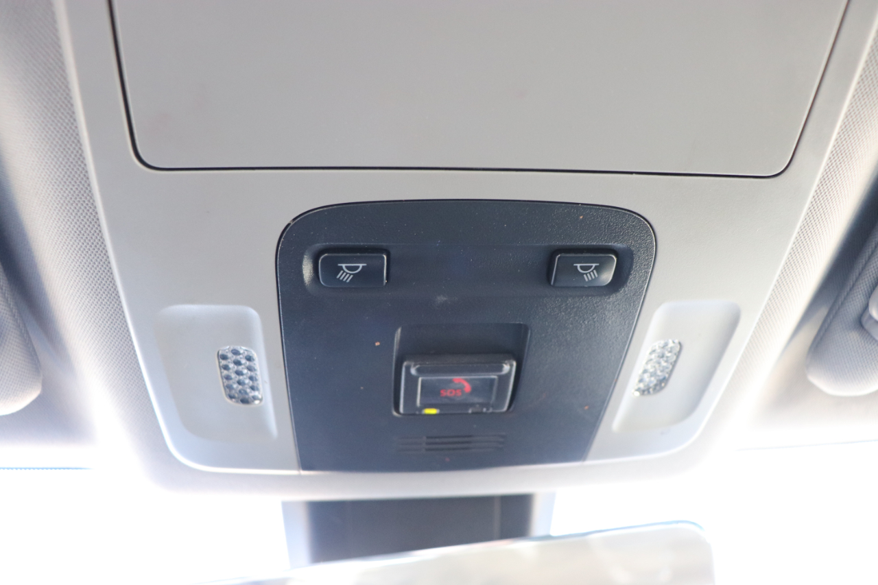 Toyota Camry SE Auto (Natl) 2024