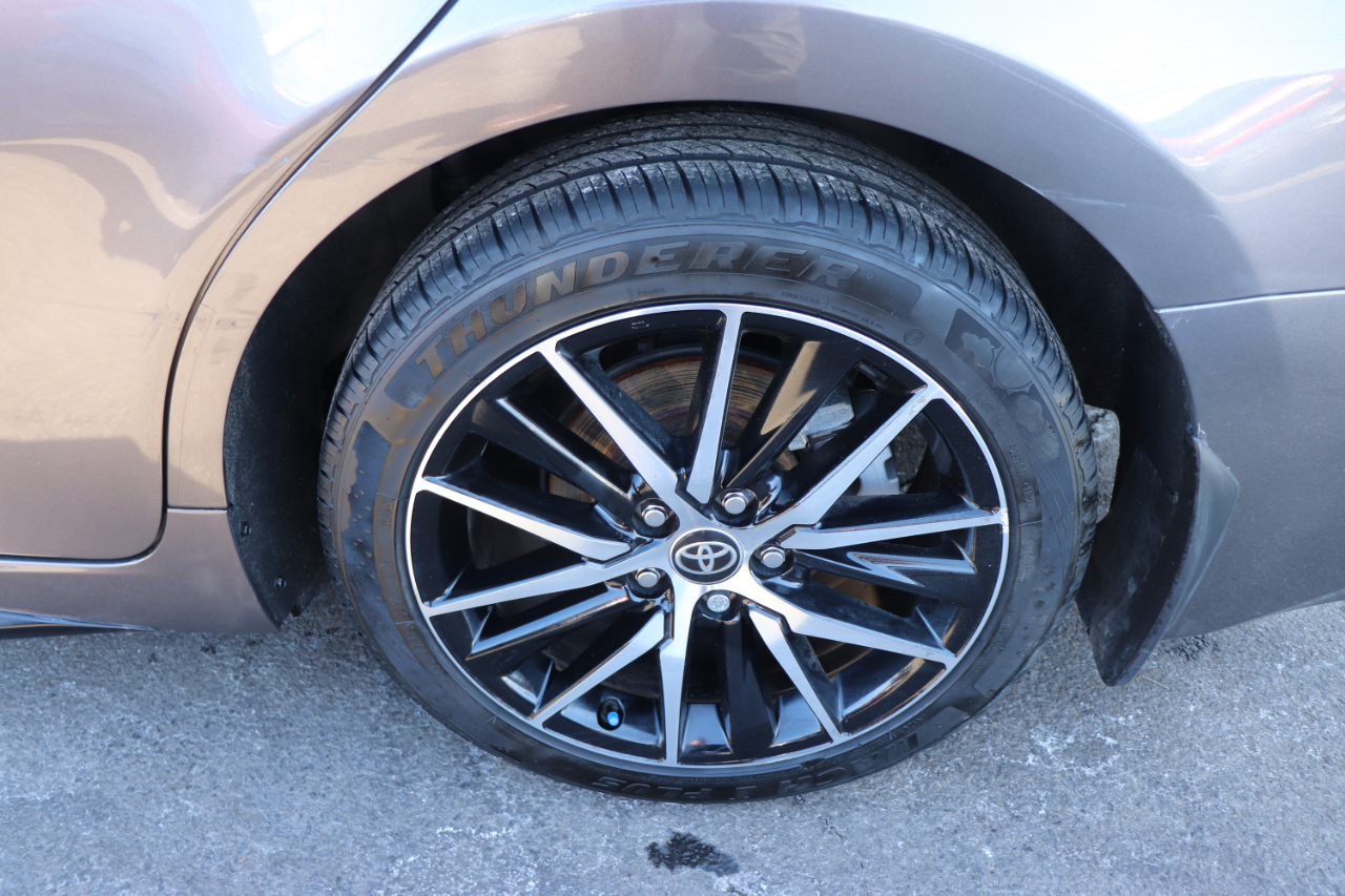 Toyota Camry SE Auto (Natl) 2024