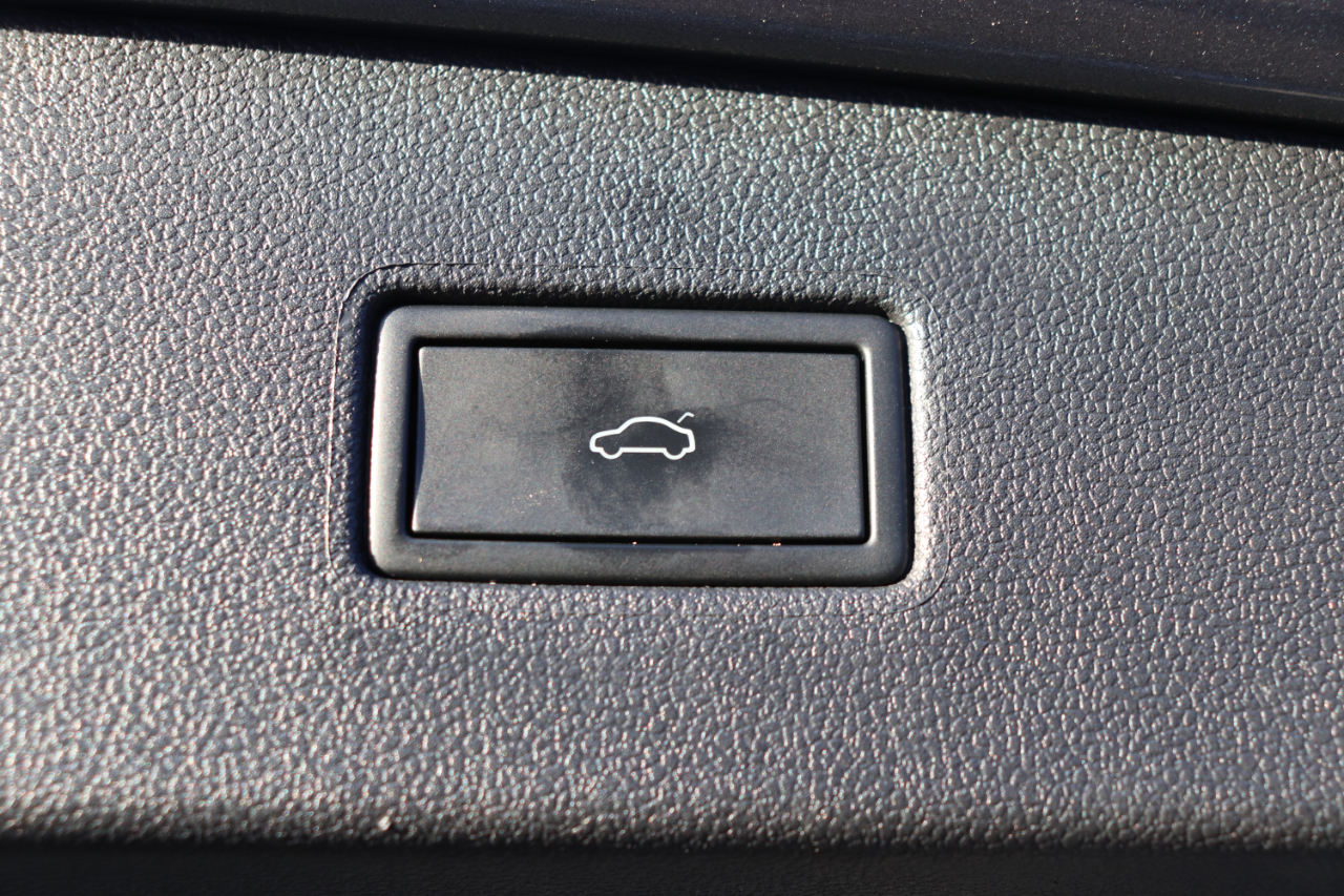 Volkswagen Tiguan 2.0T Wolfsburg Edition FWD 2024