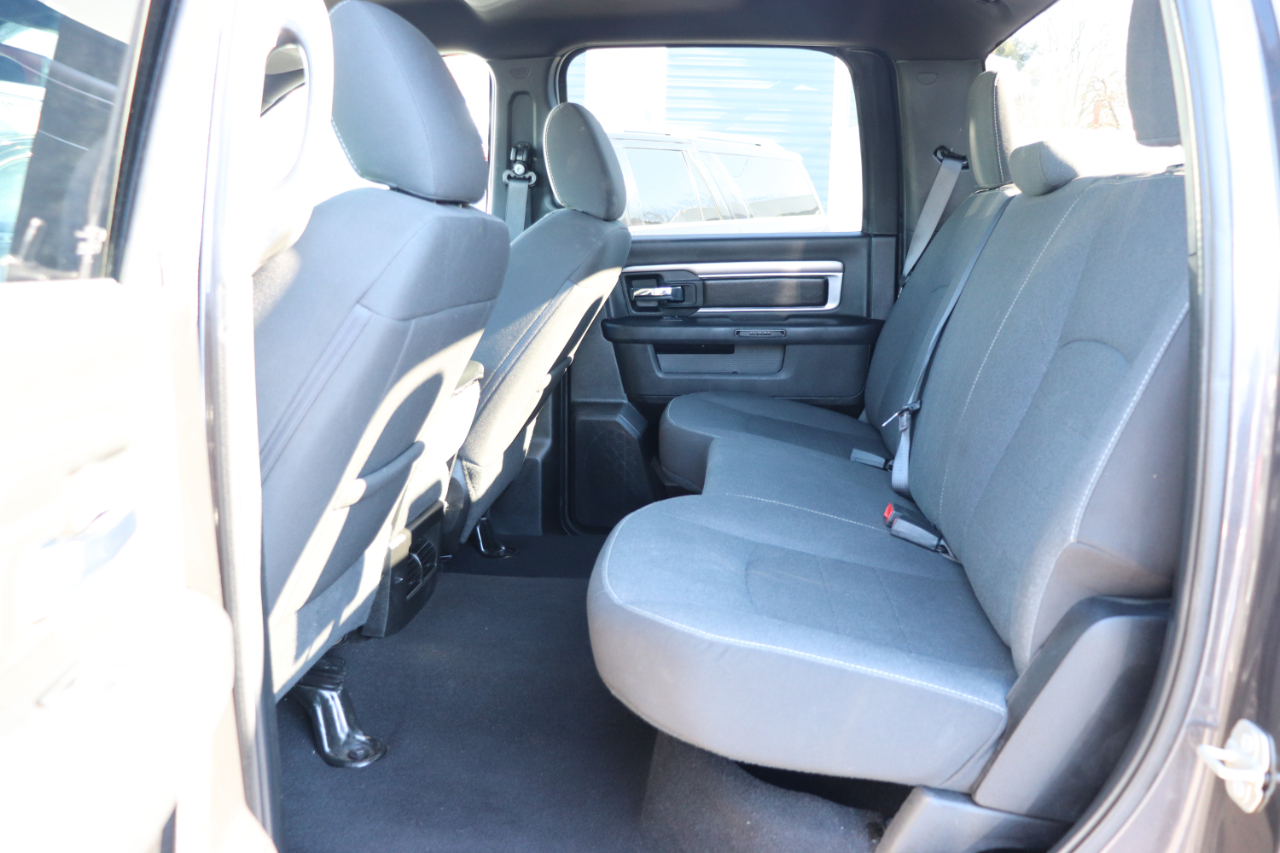 RAM 1500 Classic Warlock 4x2 Crew Cab 5'7" Box 2024