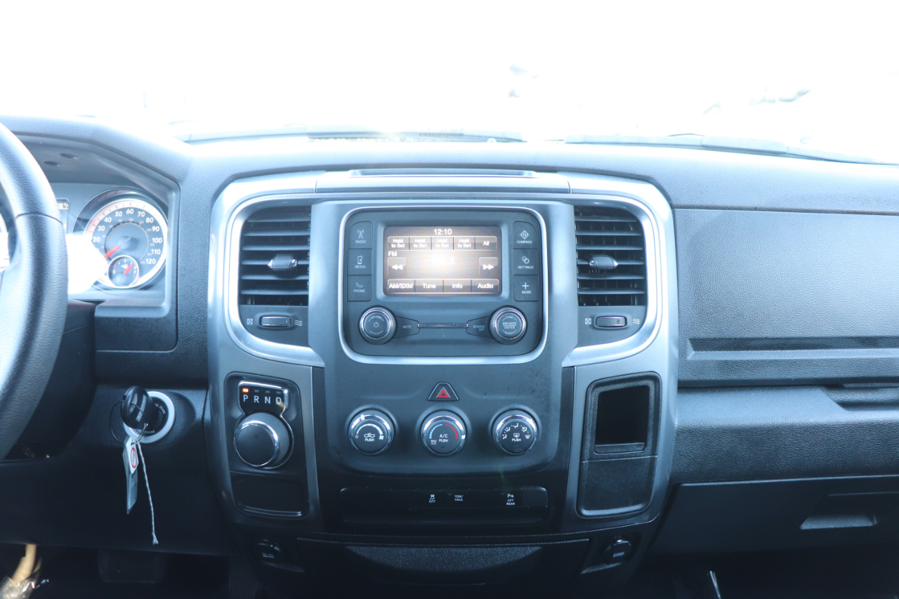 RAM 1500 Classic Warlock 4x2 Crew Cab 5'7" Box 2024