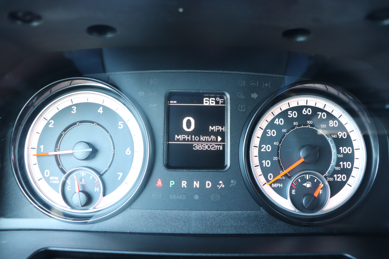 RAM 1500 Classic Warlock 4x2 Crew Cab 5'7" Box 2024