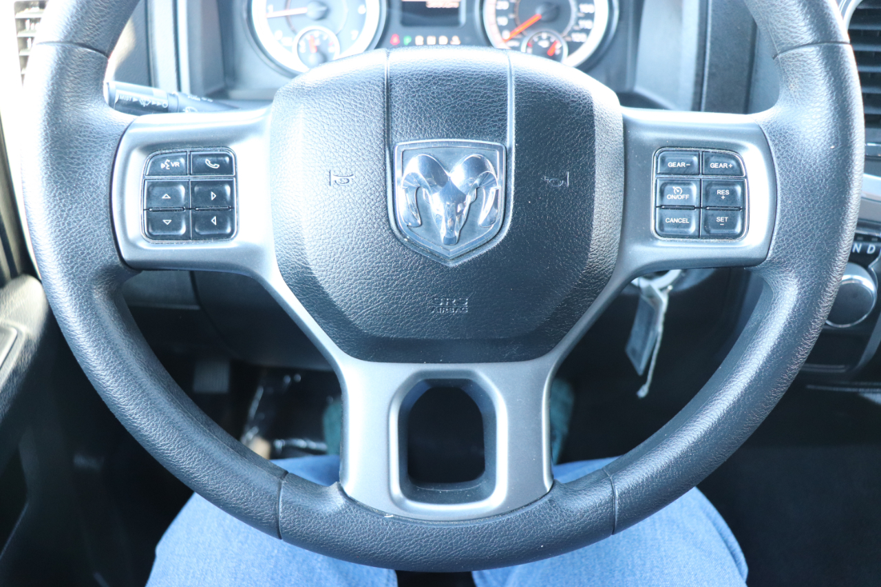 RAM 1500 Classic Warlock 4x2 Crew Cab 5'7" Box 2024