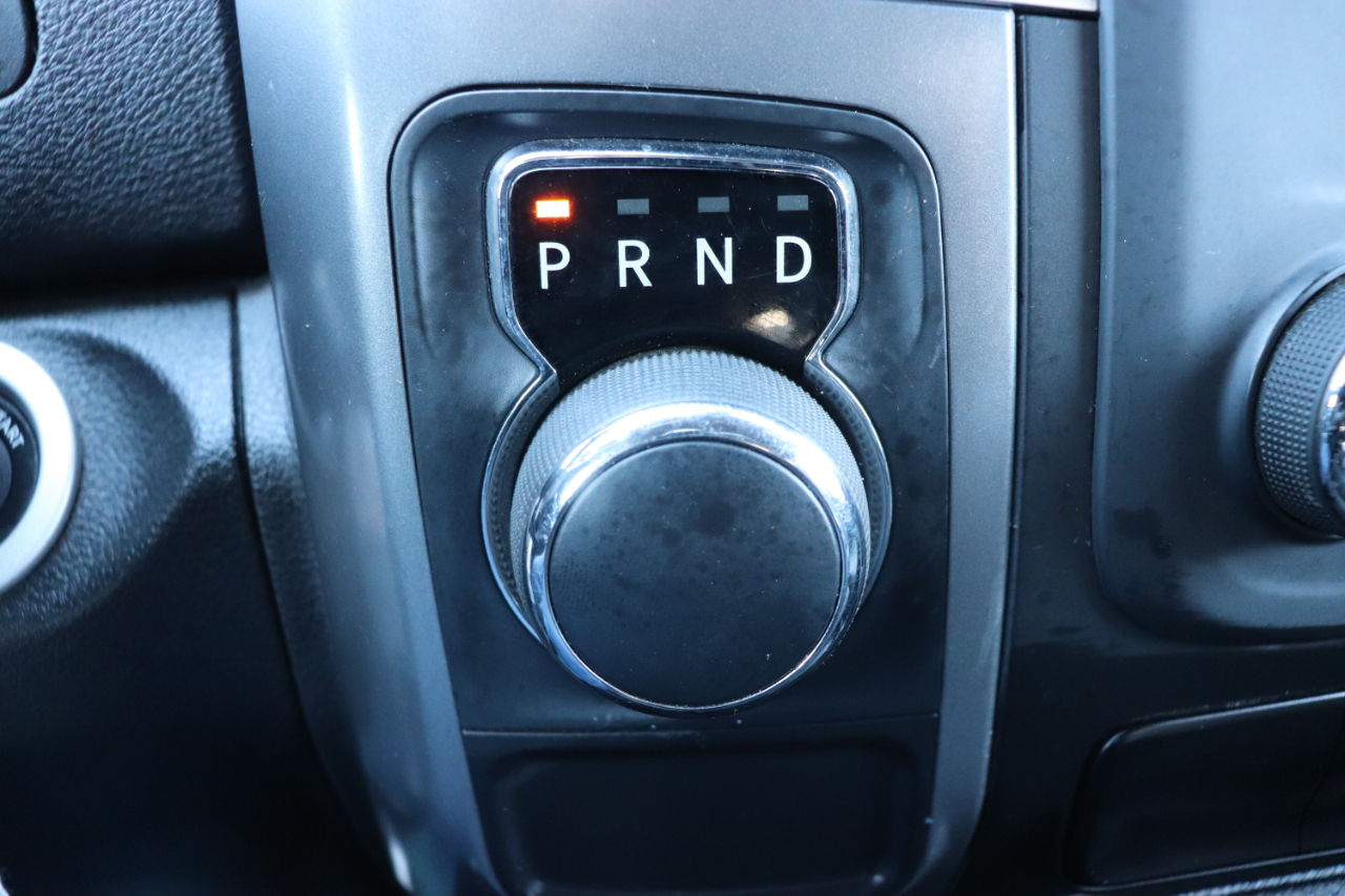 RAM 1500 Classic Warlock 4x2 Crew Cab 5'7" Box 2024