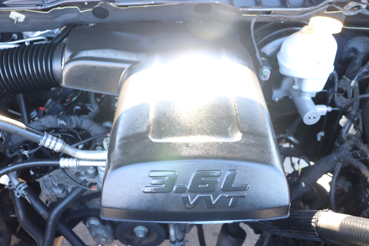 RAM 1500 Classic Warlock 4x2 Crew Cab 5'7" Box 2024