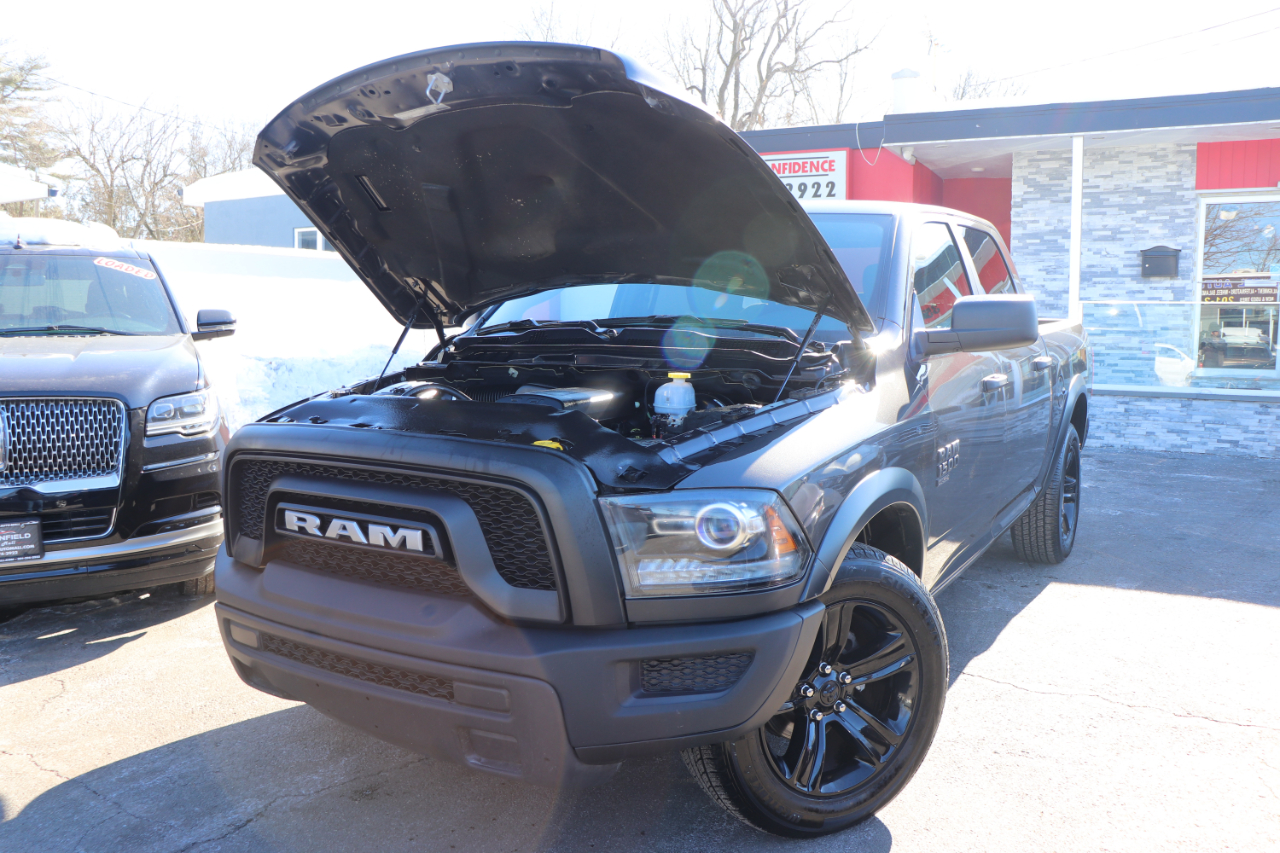 RAM 1500 Classic Warlock 4x2 Crew Cab 5'7" Box 2024