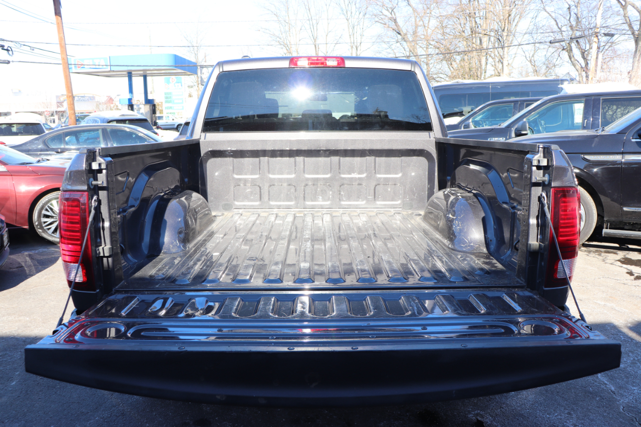 RAM 1500 Classic Warlock 4x2 Crew Cab 5'7" Box 2024