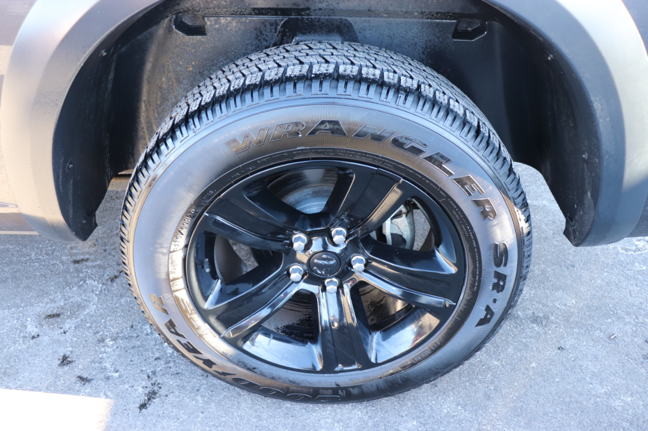 RAM 1500 Classic Warlock 4x2 Crew Cab 5'7" Box 2024