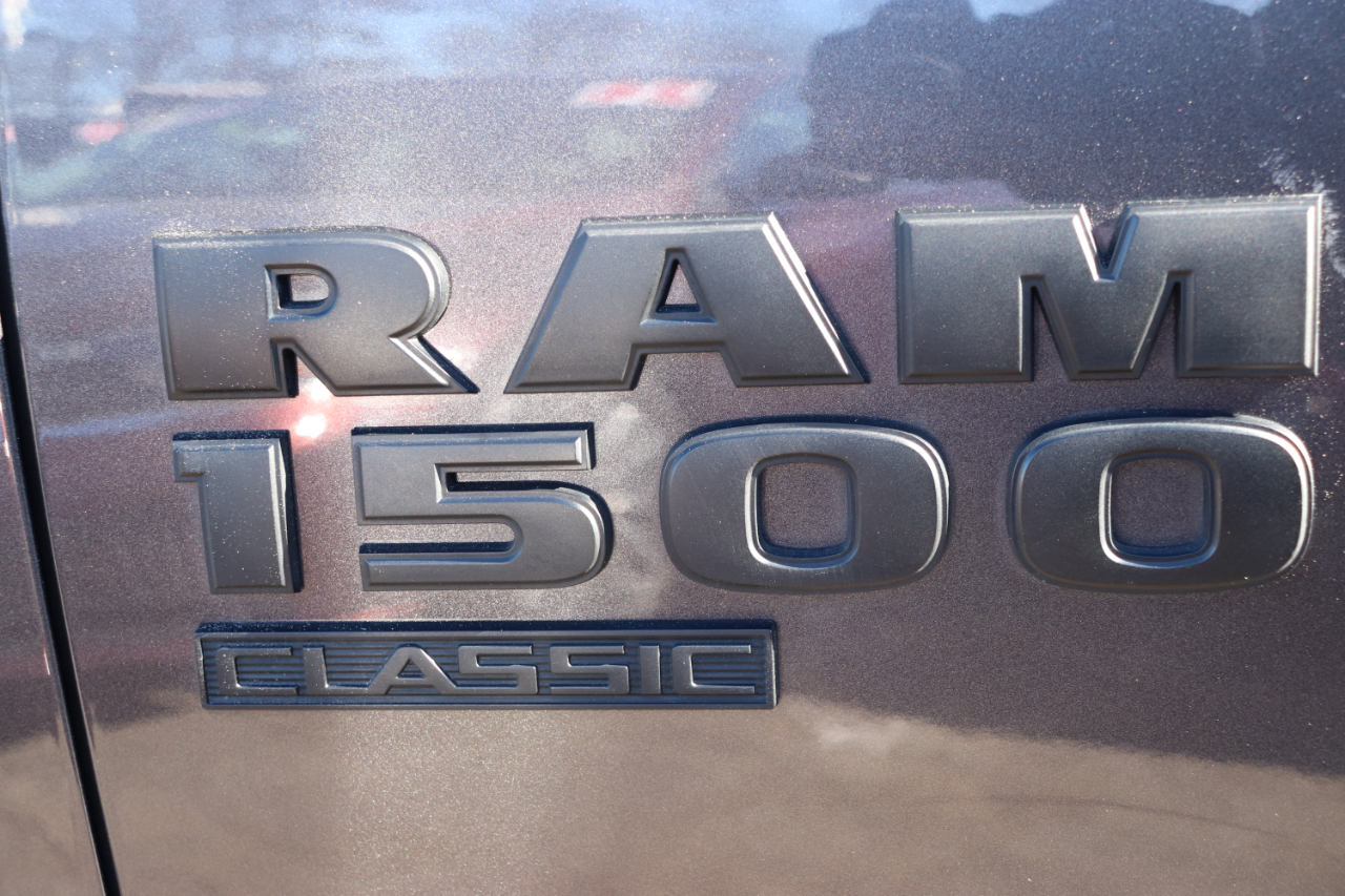 RAM 1500 Classic Warlock 4x2 Crew Cab 5'7" Box 2024