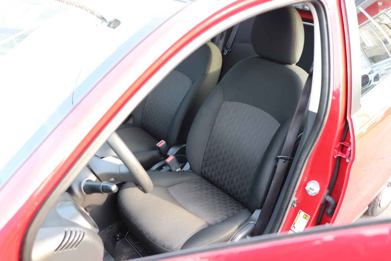 Mitsubishi Mirage ES CVT 2024