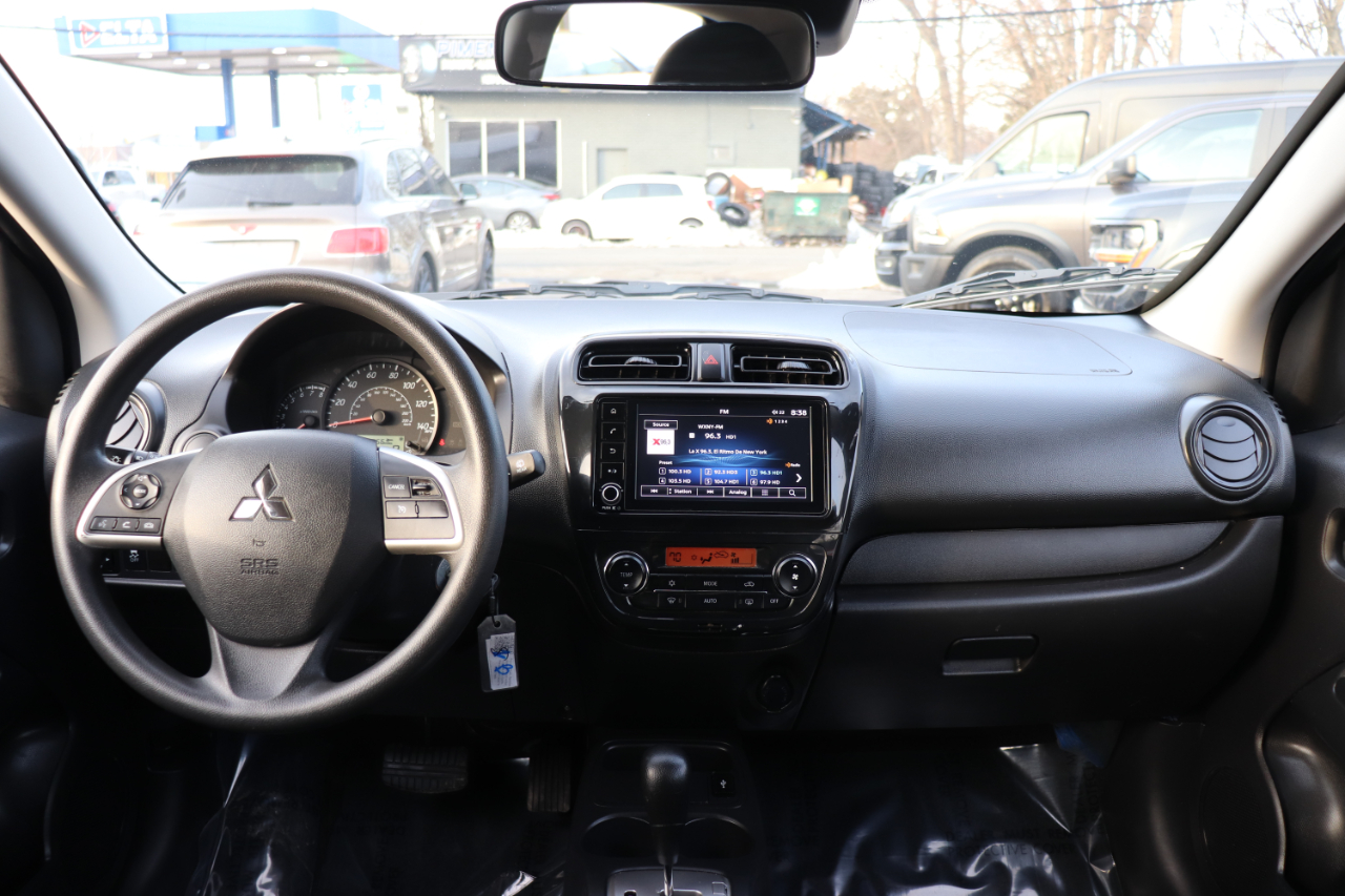 Mitsubishi Mirage ES CVT 2024