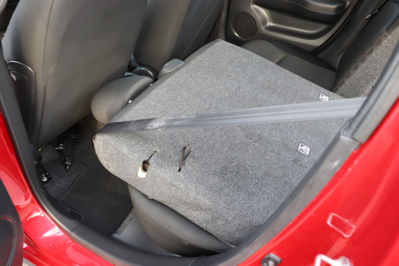 Mitsubishi Mirage ES CVT 2024