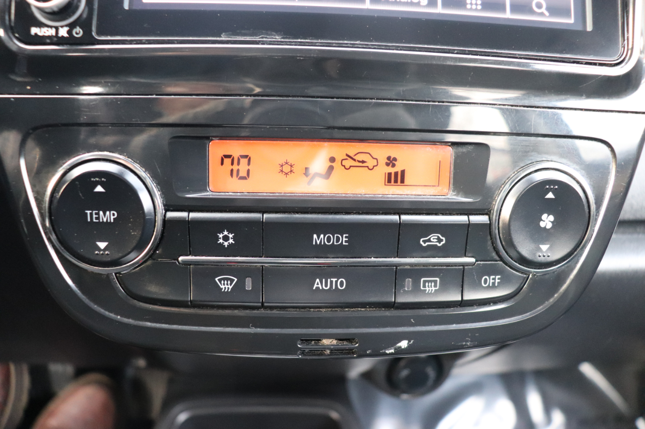 Mitsubishi Mirage ES CVT 2024