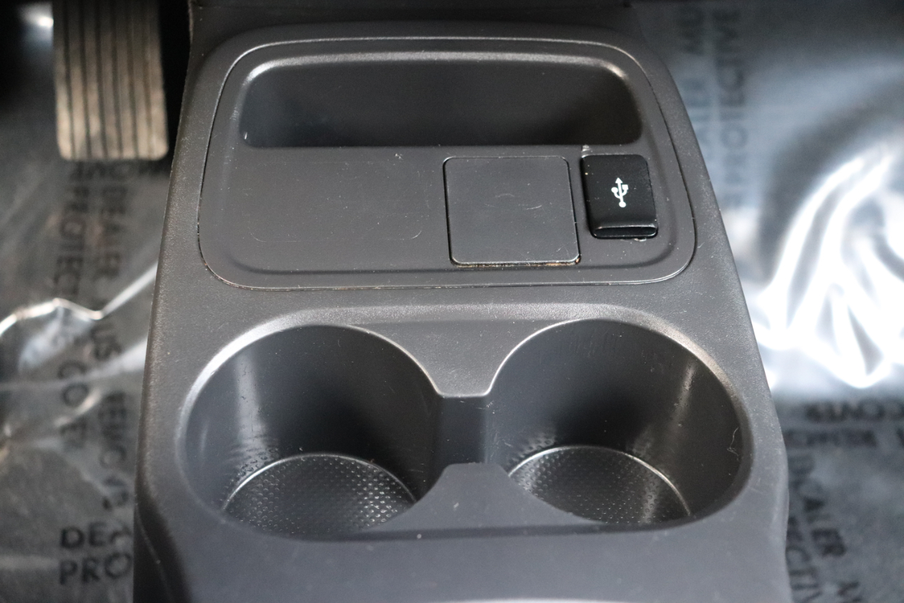 Mitsubishi Mirage ES CVT 2024