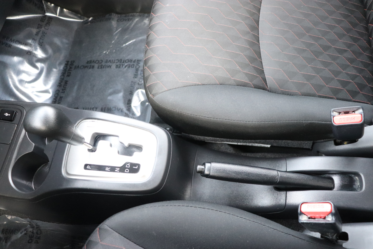 Mitsubishi Mirage ES CVT 2024