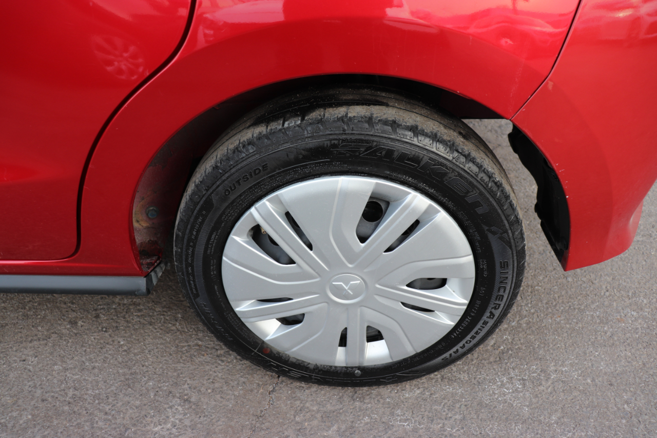 Mitsubishi Mirage ES CVT 2024