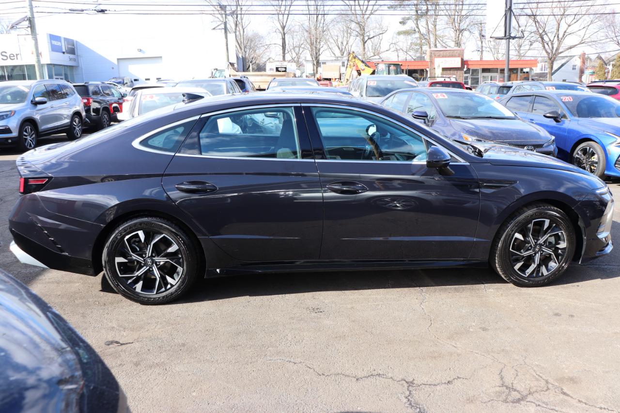 Hyundai Sonata SEL 2.5L FWD 2024