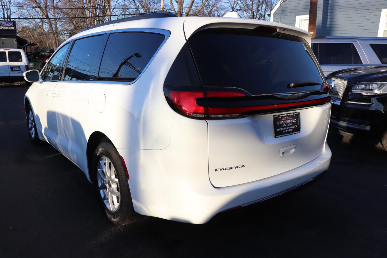 Chrysler Pacifica Touring L FWD 2022