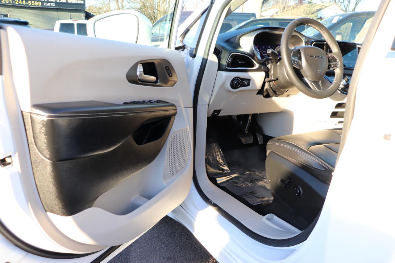 Chrysler Pacifica Touring L FWD 2022